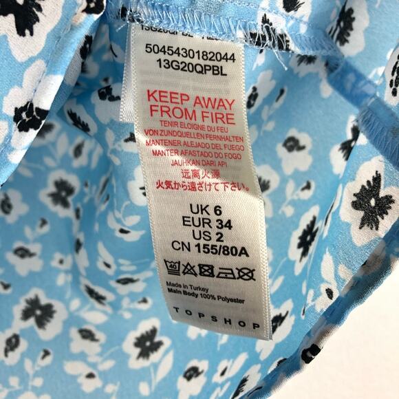 TOPSHOP Blue Floral Ruffle Tea Top Blouse 2 NWT - Picture 7 of 7